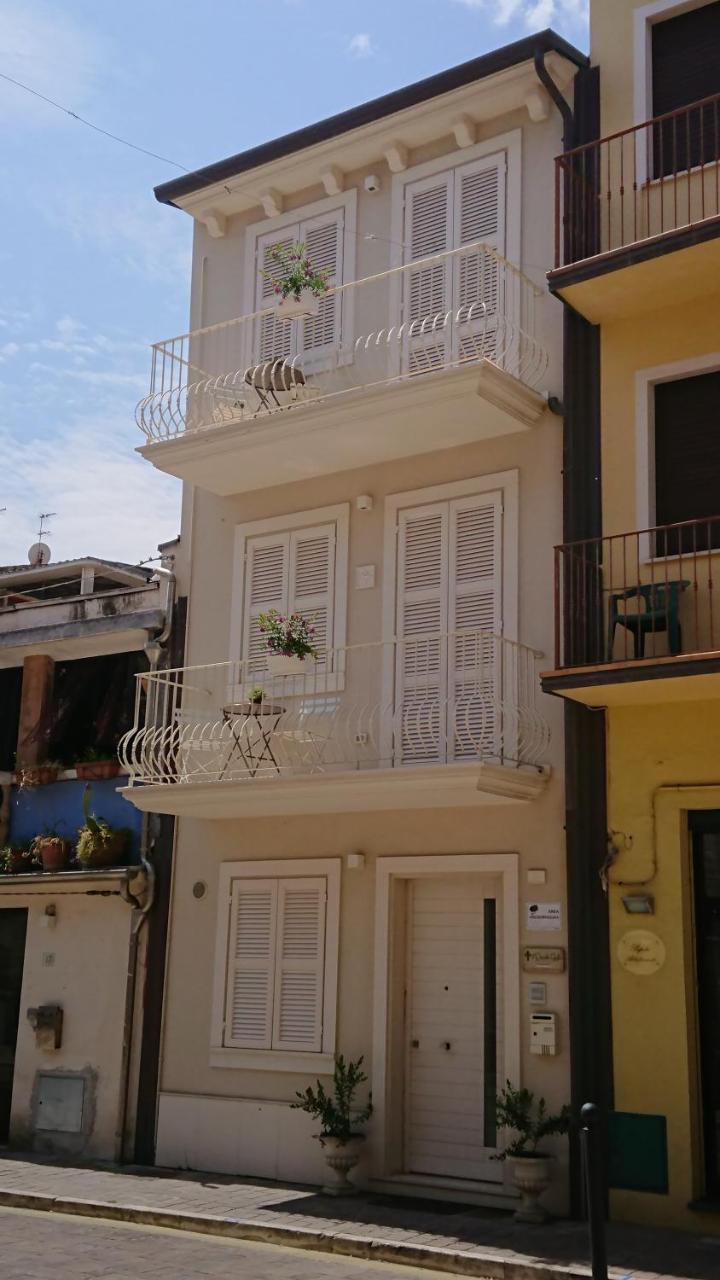 Il Piccolo Giglio Bed & Breakfast Porto Sant'Elpidio Exterior photo